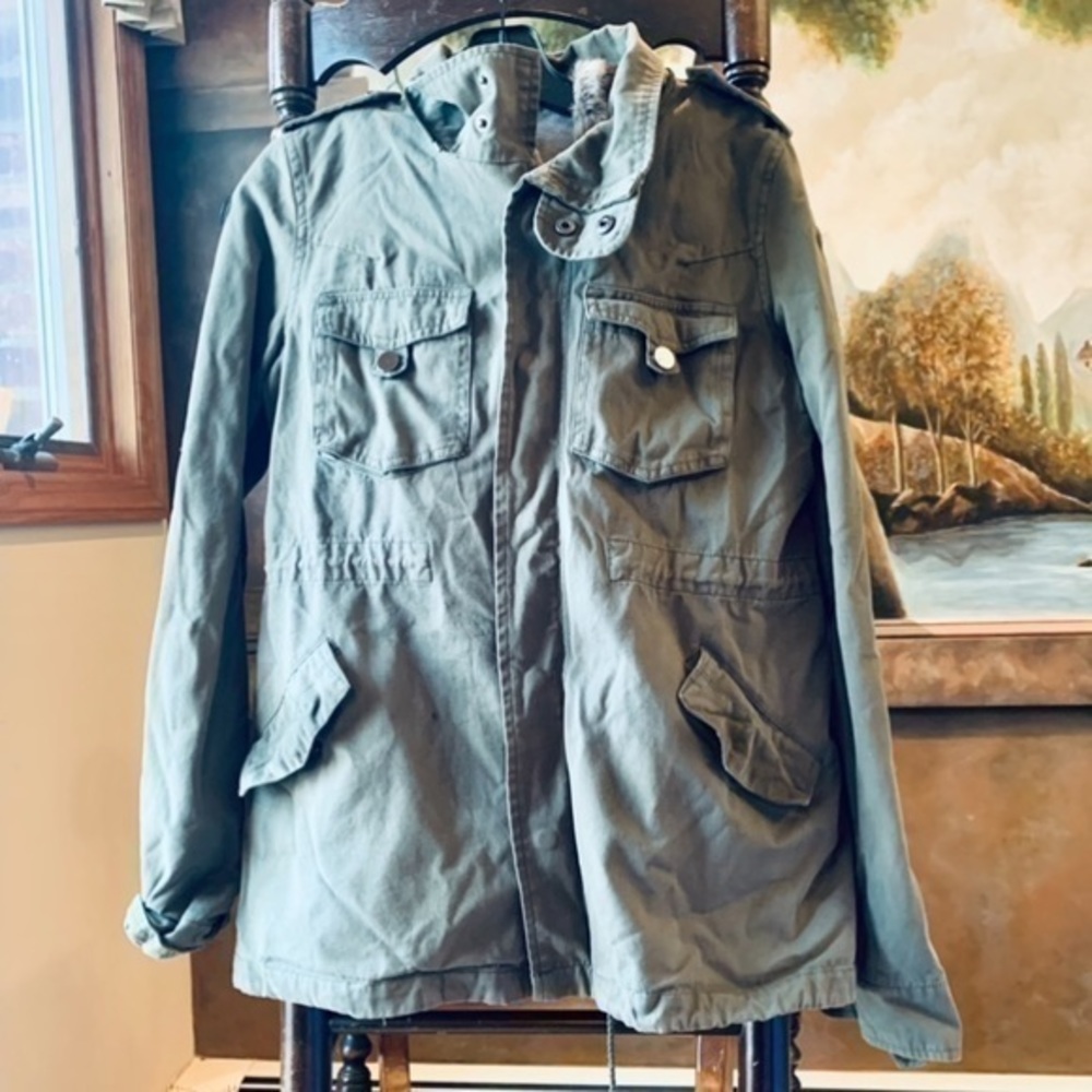 ✨✨Army Green Fur Removable FurLining/ Hood Utility Jacket 🧥